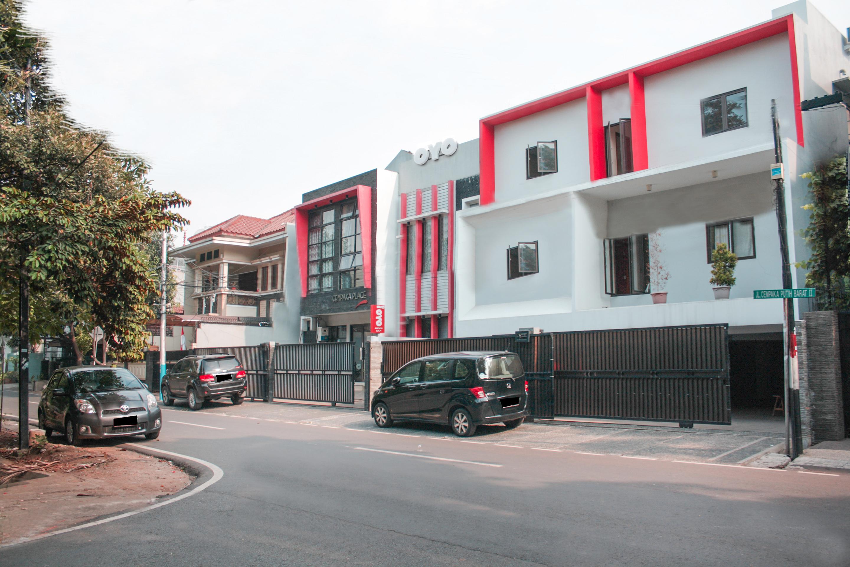 Oyo 148 Cempaka Place Homestay Jakarta Exterior photo